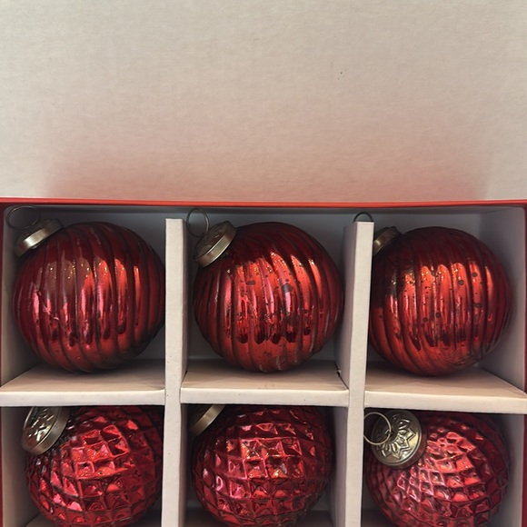 Martha Stewart Christmas Ornaments Set of 9 Red Ornaments - Picture 2 of 4